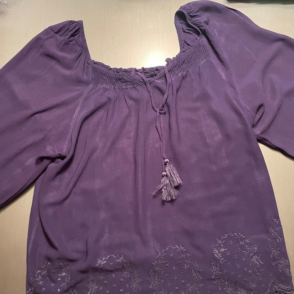 Billa embroidered detail top